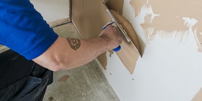 How to plaster a wall
